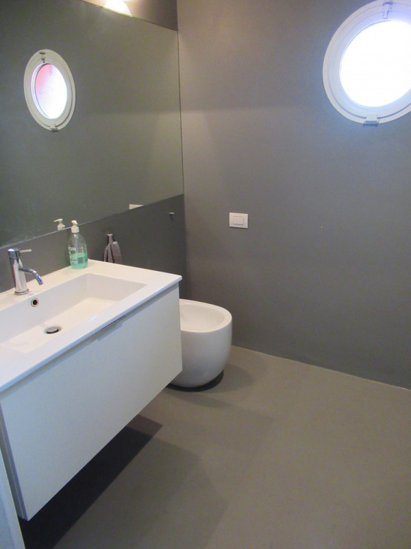 A Treviso (TV), zona fonderia, proponiamo in vendita ampio ed elegante ufficio open space di 122 ...