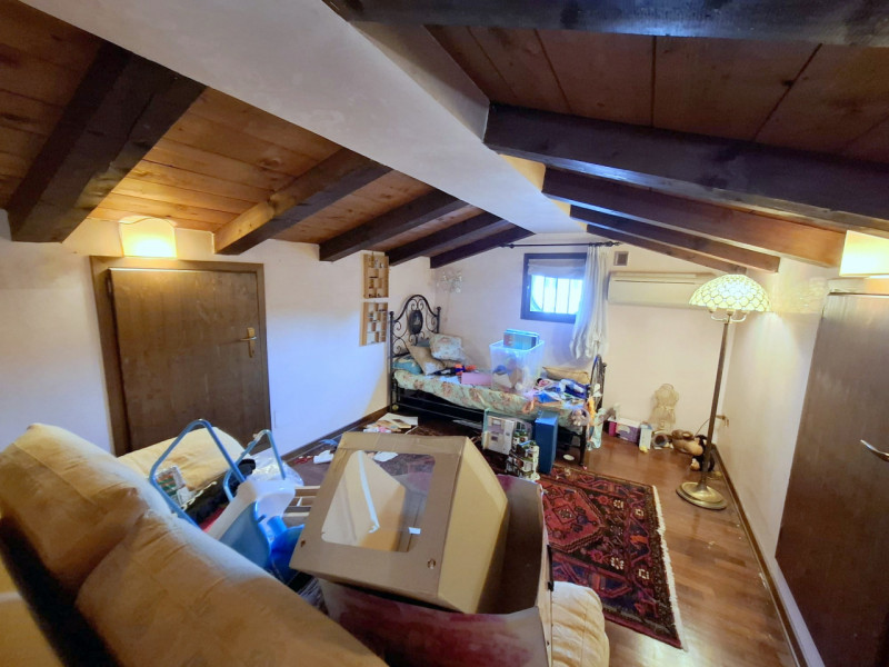 CASA INDIPENDENTE CON GIARDINETTO NEL QUORE STORICO S.GIOVANNI/DUOMO- rif.SB021

Presentiamo un'e...