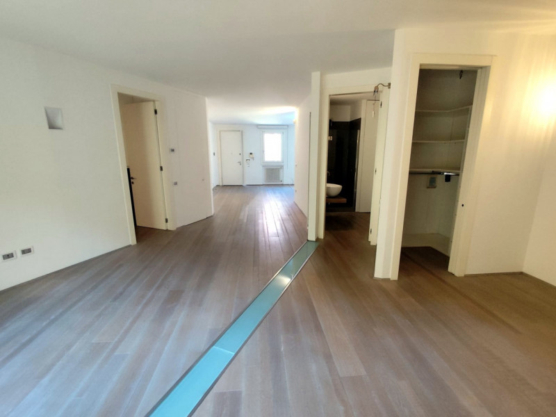 2 CAMERE COCCOLO E RITRUTTURATO A S.GIOVANNI/DUOMO €.380.000 - rif.SB022

Presentiamo un'angolo d...