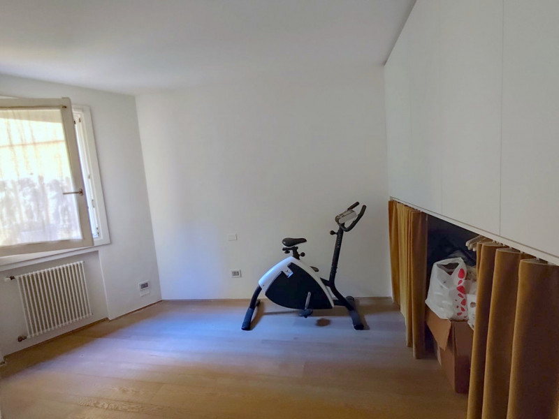 2 CAMERE COCCOLO E RITRUTTURATO A S.GIOVANNI/DUOMO €.380.000 - rif.SB022

Presentiamo un'angolo d...