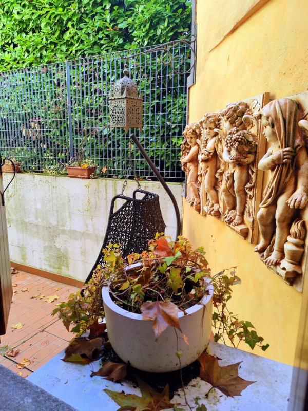 2 CAMERE COCCOLO E RITRUTTURATO A S.GIOVANNI/DUOMO €.380.000 - rif.SB022

Presentiamo un'angolo d...