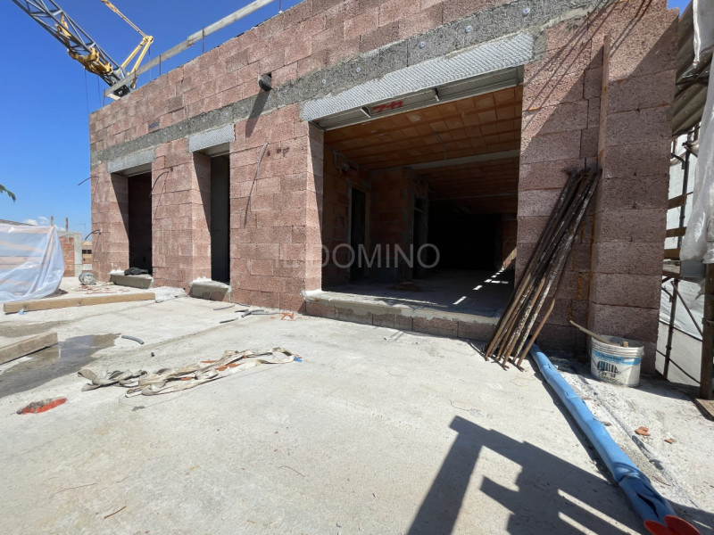 Nuovo Attico su piccola palazzina signorile di 7 unità, posto al 3° e ultimo piano servito da asc...