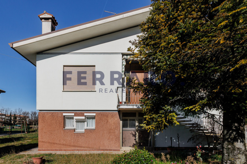 Treviso, Santa Bona. Codice IV3.
In contesto tranquillo e ricercato, comodo ai principali servizi...