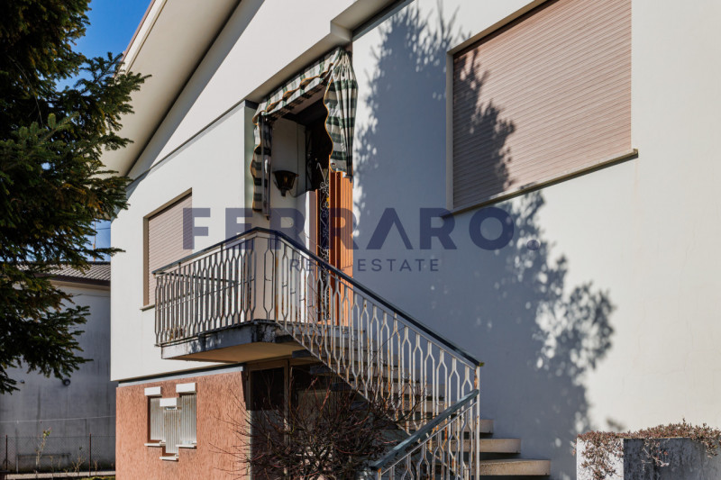 Treviso, Santa Bona. Codice IV3.
In contesto tranquillo e ricercato, comodo ai principali servizi...