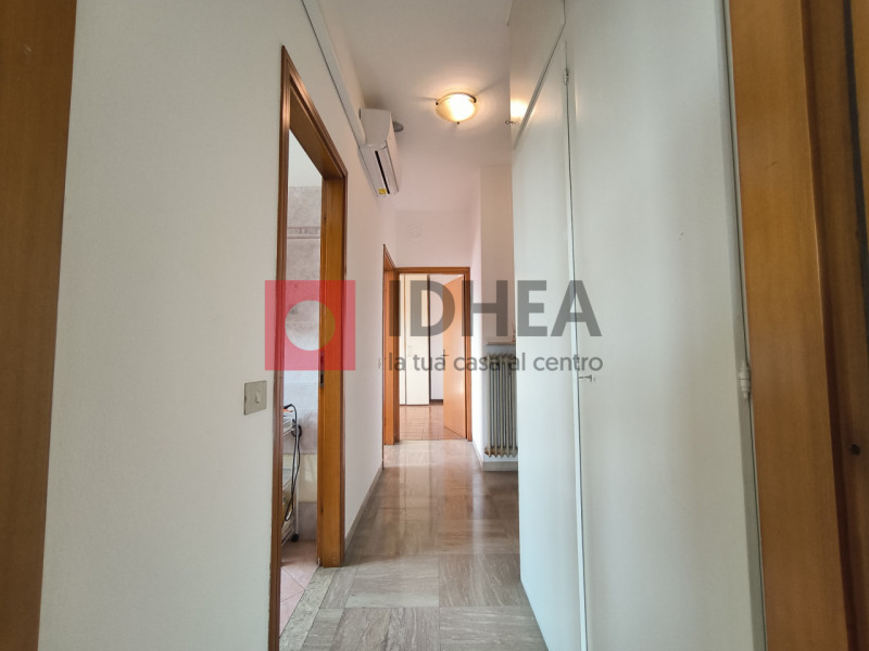 TREVISO: FUORI MURA

A 400 m dalle mura di Treviso vendesi appartamento in esclusiva al secondo e...