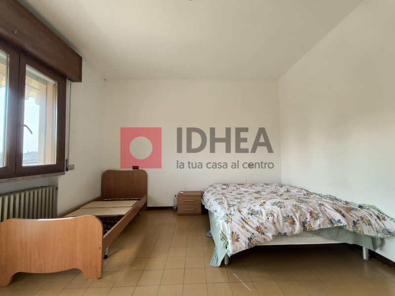 TREVISO: FUORI MURA

A 400 m dalle mura di Treviso vendesi appartamento in esclusiva al secondo e...