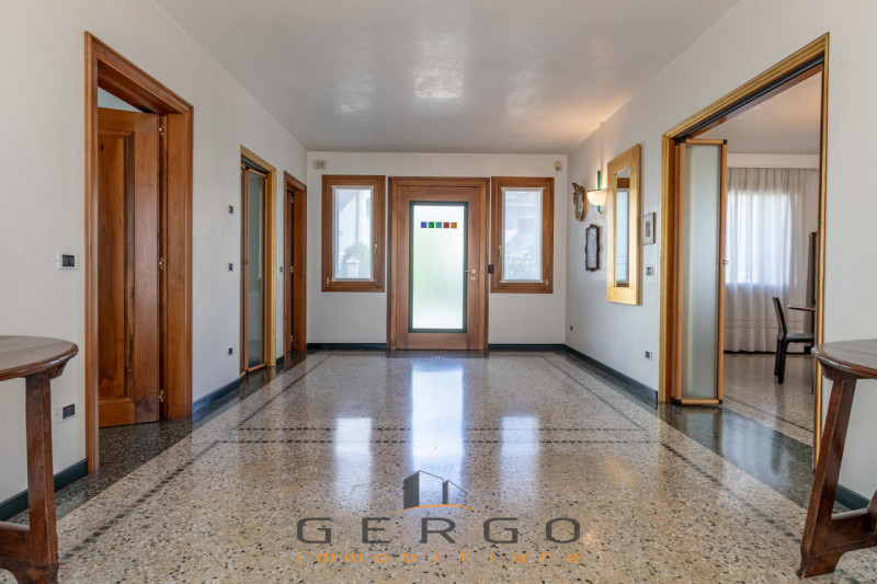 (Per INFO Giovanni 3888920530) NOSTRA ESCLUSIVA. A soli 10 minuti di strada da Valdobbiadene, a Q...