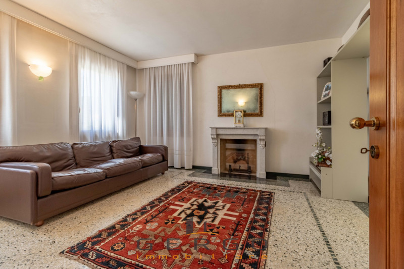 (Per INFO Giovanni 3888920530) NOSTRA ESCLUSIVA. A soli 10 minuti di strada da Valdobbiadene, a Q...