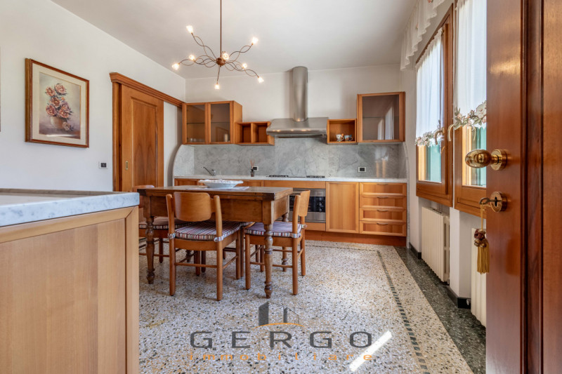 (Per INFO Giovanni 3888920530) NOSTRA ESCLUSIVA. A soli 10 minuti di strada da Valdobbiadene, a Q...