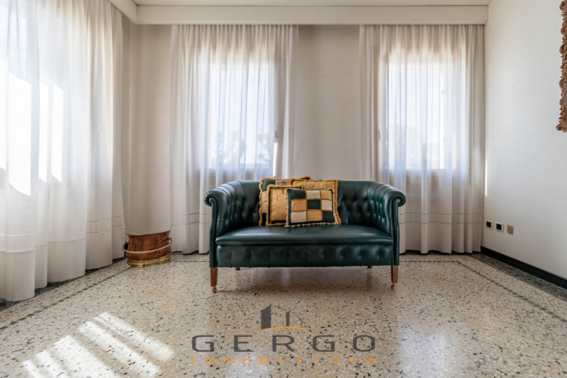 (Per INFO Giovanni 3888920530) NOSTRA ESCLUSIVA. A soli 10 minuti di strada da Valdobbiadene, a Q...