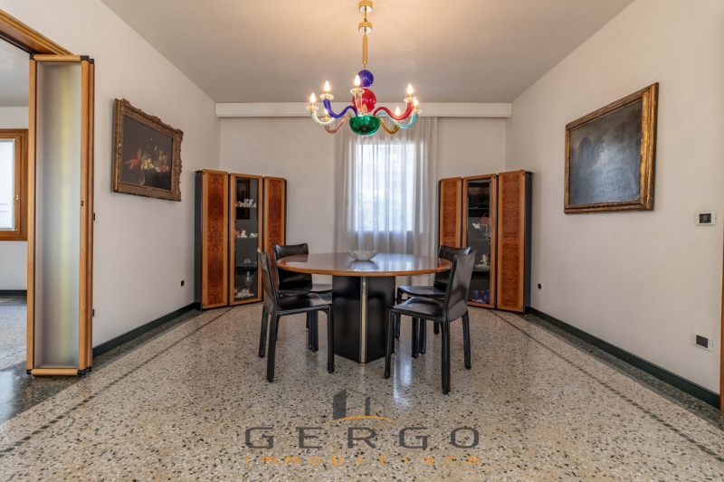 (Per INFO Giovanni 3888920530) NOSTRA ESCLUSIVA. A soli 10 minuti di strada da Valdobbiadene, a Q...