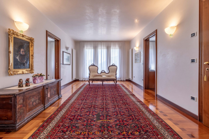 (Per INFO Giovanni 3888920530) NOSTRA ESCLUSIVA. A soli 10 minuti di strada da Valdobbiadene, a Q...