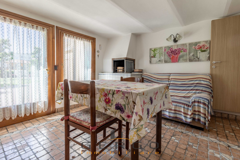 (Per INFO Giovanni 3888920530) NOSTRA ESCLUSIVA. A soli 10 minuti di strada da Valdobbiadene, a Q...