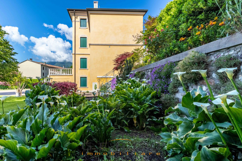 (Per INFO Giovanni 3888920530) NOSTRA ESCLUSIVA. A soli 10 minuti di strada da Valdobbiadene, a Q...