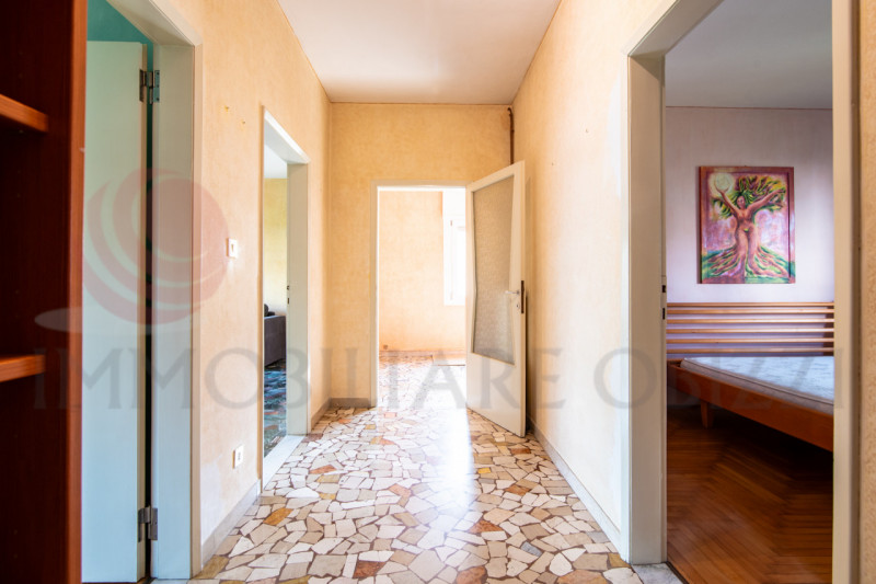 PADOVA zona Paltana: vendesi appartamento parzialmente ristrutturato su un piccolo palazzina di s...