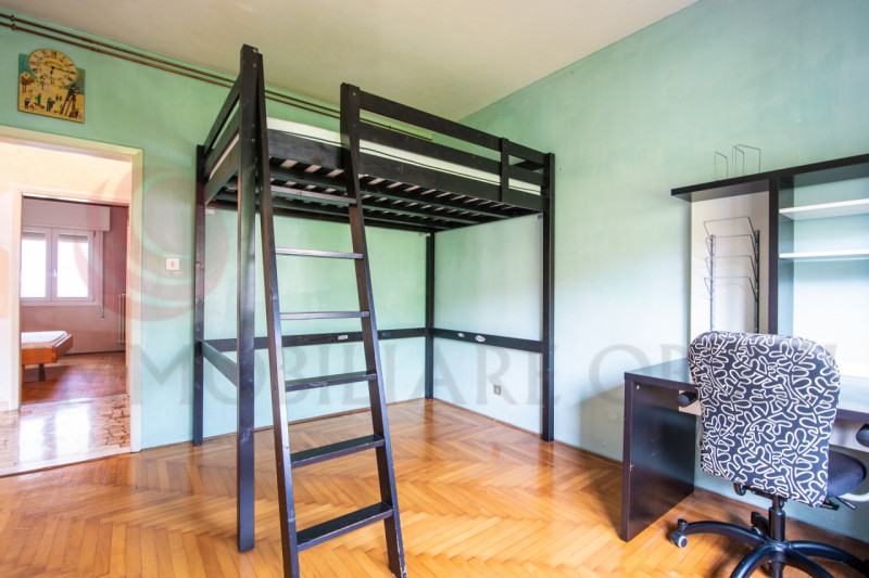 PADOVA zona Paltana: vendesi appartamento parzialmente ristrutturato su un piccolo palazzina di s...