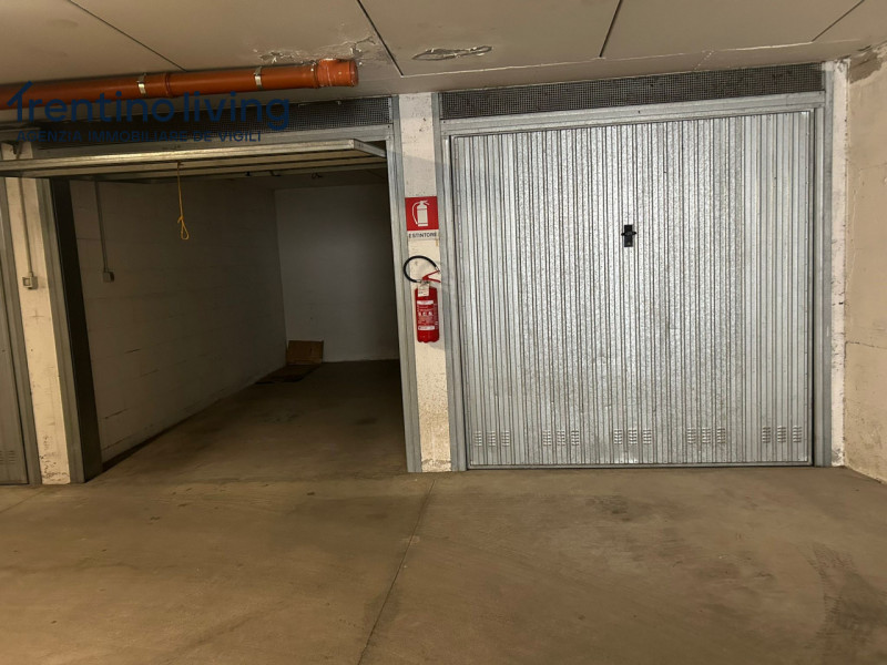 Mezzolombardo Affitto Garage doppio