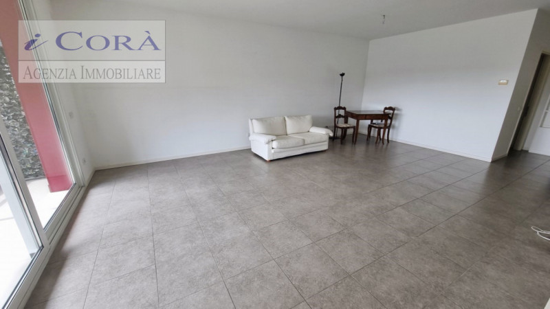 Selvazzano Dentro, appartamento 2 due camere al secondo piano di prestigiosa palazzina condominia...