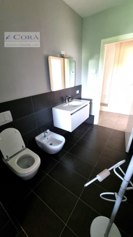 Selvazzano Dentro, appartamento 2 due camere al secondo piano di prestigiosa palazzina condominia...