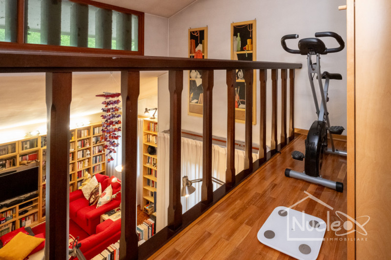 In zona Abano Terme proponiamo una villa singola con parco verde di proprietà esclusiva. Si carat...