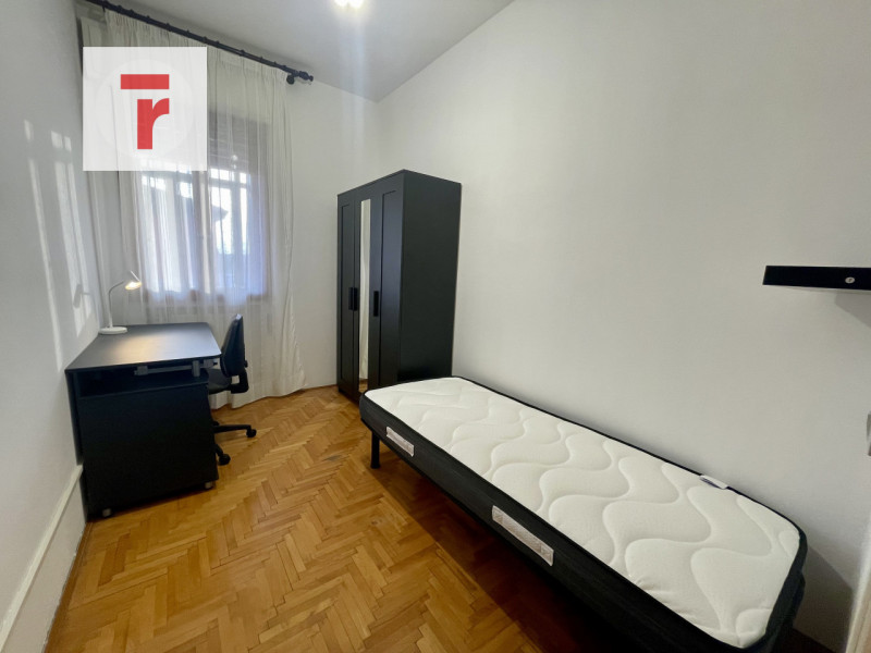 In zona Voltabarozzo nelle vicinanze dei principali servizi del quartiere.

A pochi metri dal fut...