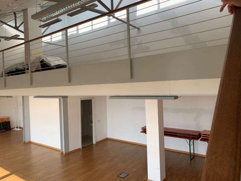 CARTURA in località cagnola in prossimità della principale via di comunicazione, con ampi parcheg...