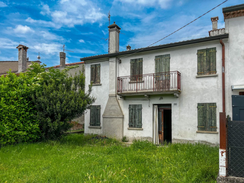 (Per INFO Vittorio 3517343301) Nel cuore di Montagnana, uno dei borghi più affascinanti del Venet...