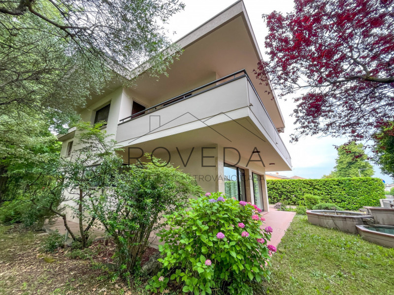 QUINTO DI TREVISO 

RIFERIMENTO: QT4

L'agenzia Roveda Immobiliare ha il piacere di presentarvi q...