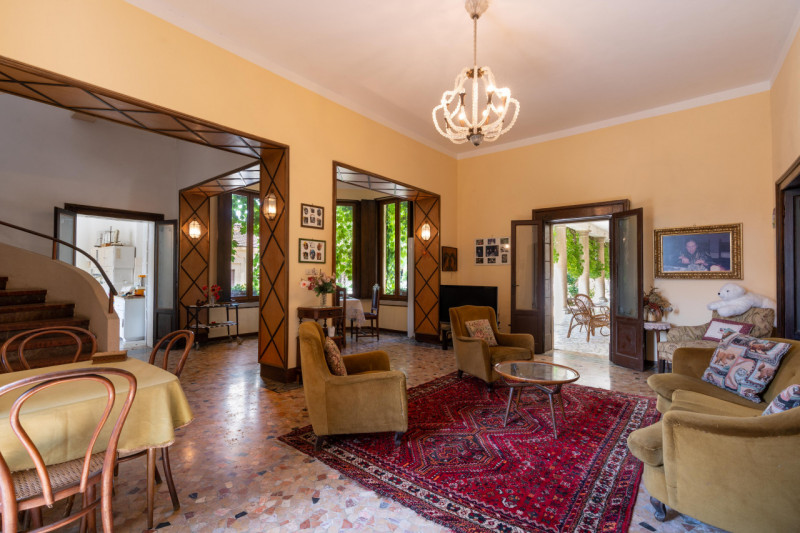 Tenuta di Prestigio a San Gervasio Bresciano – Con Piscina, Parco Privato, Dependance, Laboratori...