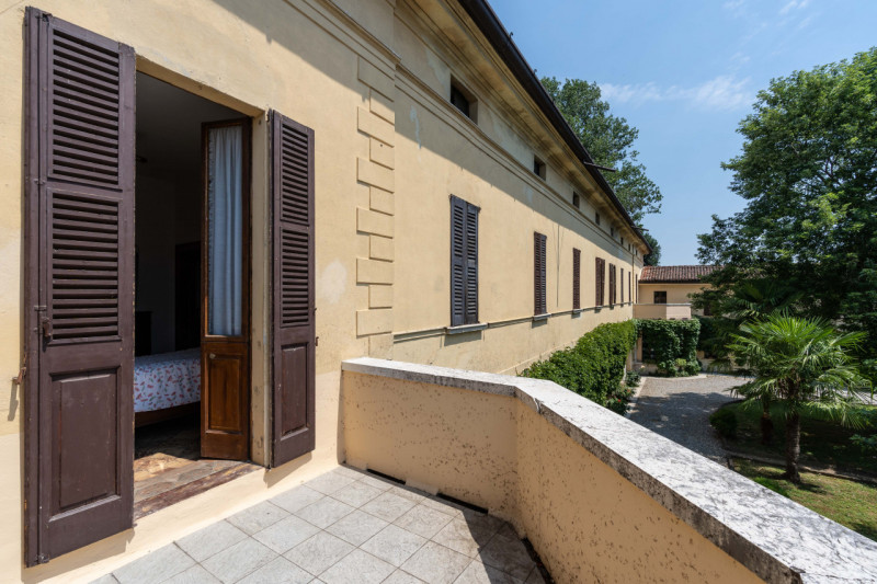 Tenuta di Prestigio a San Gervasio Bresciano – Con Piscina, Parco Privato, Dependance, Laboratori...