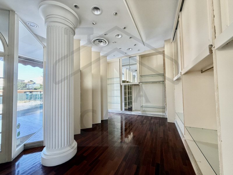 MONTEGROTTO TERME - Nel pieno centro della rinomata città termale di Montegrotto Terme, proponiam...