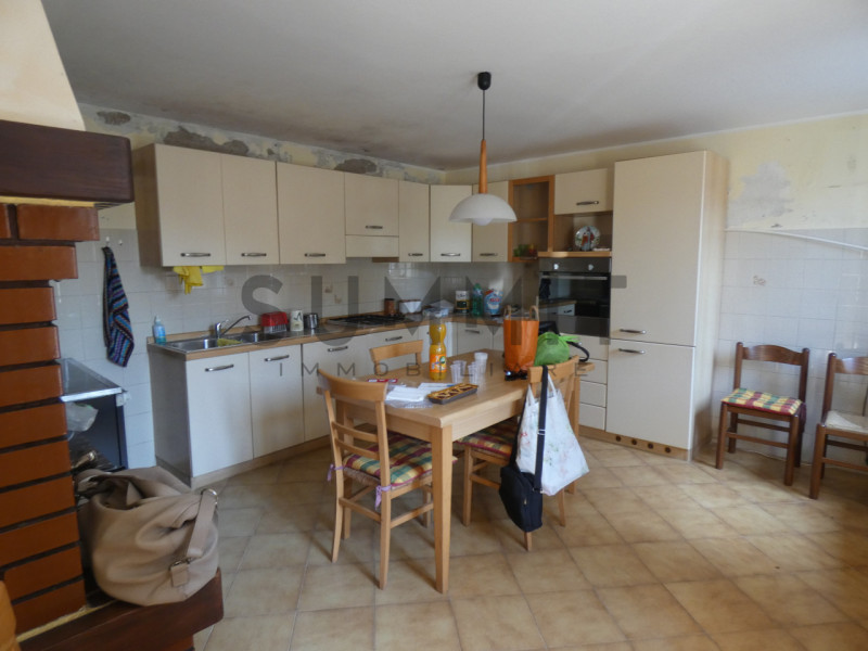 TORREBELVICINO: In contrada, CASA TERRA-CIELO disponibile da subito completa di orto e boschi. Cl...