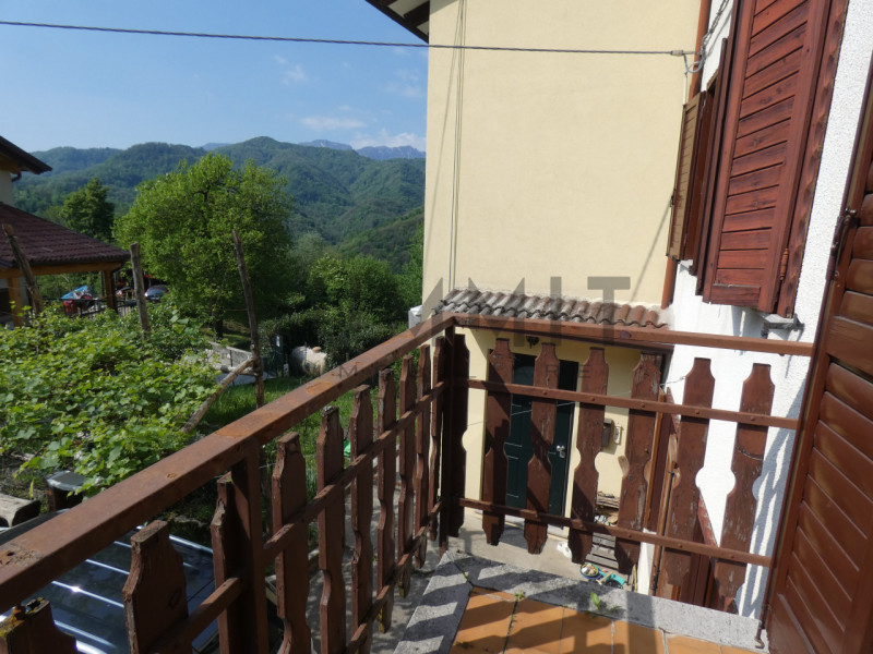 TORREBELVICINO: In contrada, CASA TERRA-CIELO disponibile da subito completa di orto e boschi. Cl...