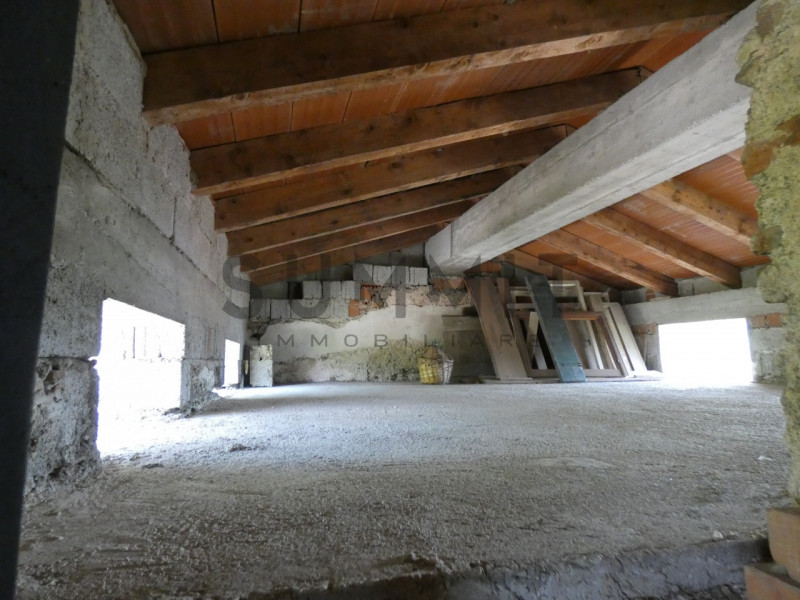 TORREBELVICINO: In contrada, CASA TERRA-CIELO disponibile da subito completa di orto e boschi. Cl...