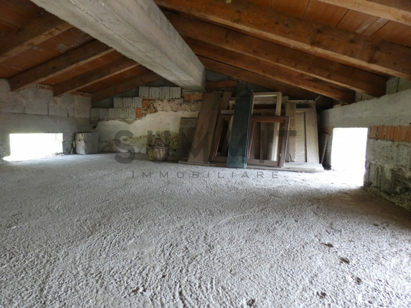 TORREBELVICINO: In contrada, CASA TERRA-CIELO disponibile da subito completa di orto e boschi. Cl...