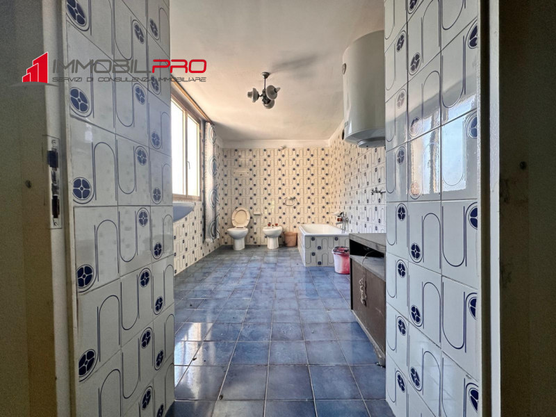 In caratteristico contesto di corte, proponiamo in vendita casa indipendente risalente agli anni ...