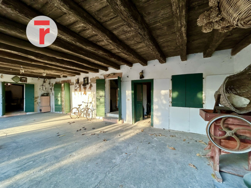 Centro San Giorgio delle Pertiche - proponiamo in vendita un rustico del 600 da ristrutturare di ...