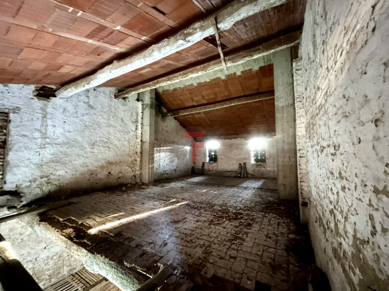 Centro San Giorgio delle Pertiche - proponiamo in vendita un rustico del 600 da ristrutturare di ...