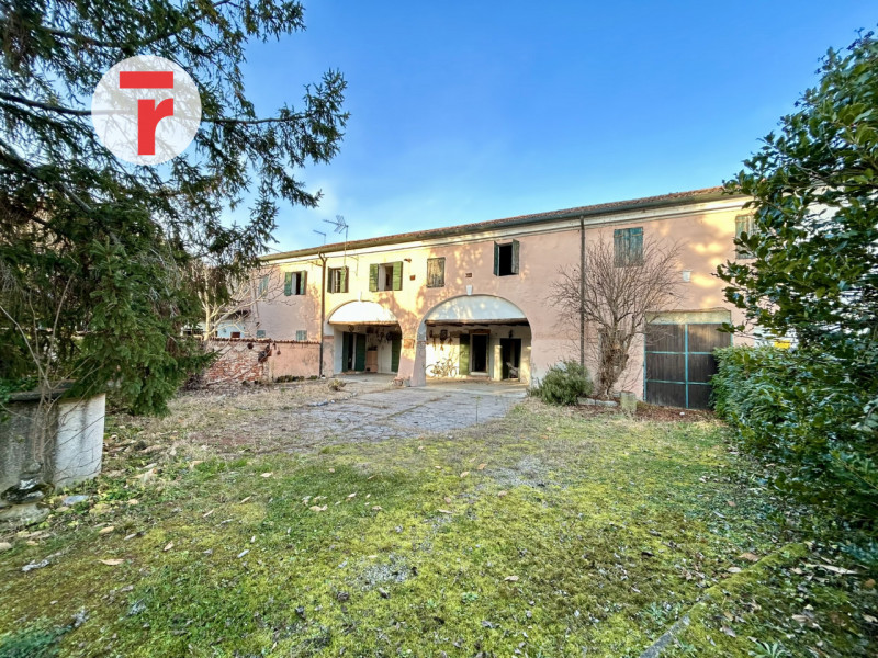 Centro San Giorgio delle Pertiche - proponiamo in vendita un rustico del 600 da ristrutturare di ...