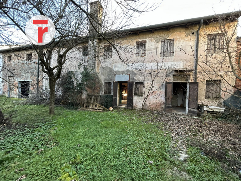 Centro San Giorgio delle Pertiche - proponiamo in vendita un rustico del 600 da ristrutturare di ...