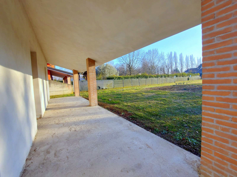 RUBANO: BIFAMILIARE AL GREZZO CON 1800 MQ DI TERRENO
Sei alla ricerca di una porzione di bifamili...