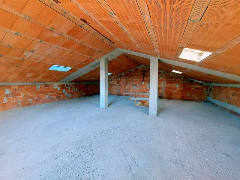 RUBANO: BIFAMILIARE AL GREZZO CON 1800 MQ DI TERRENO
Sei alla ricerca di una porzione di bifamili...