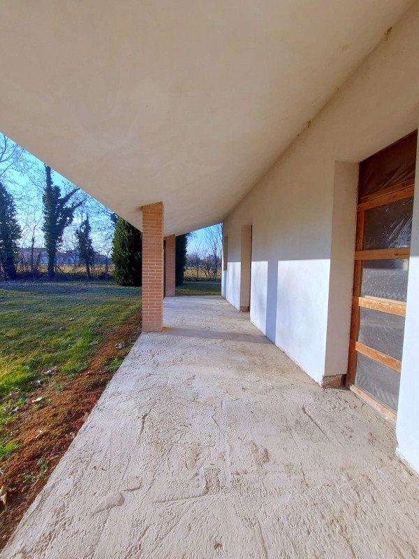 RUBANO: BIFAMILIARE AL GREZZO CON 1800 MQ DI TERRENO
Sei alla ricerca di una porzione di bifamili...