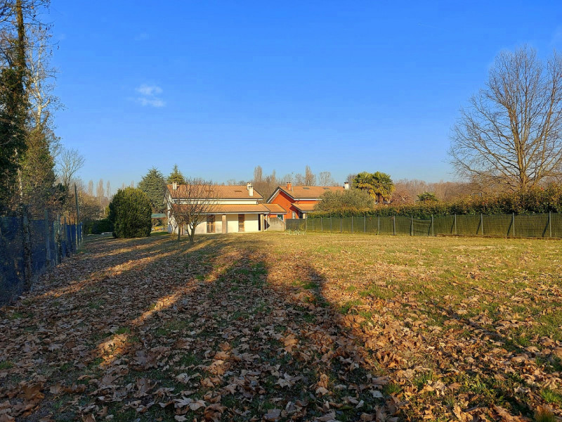 RUBANO: BIFAMILIARE AL GREZZO CON 1800 MQ DI TERRENO
Sei alla ricerca di una porzione di bifamili...