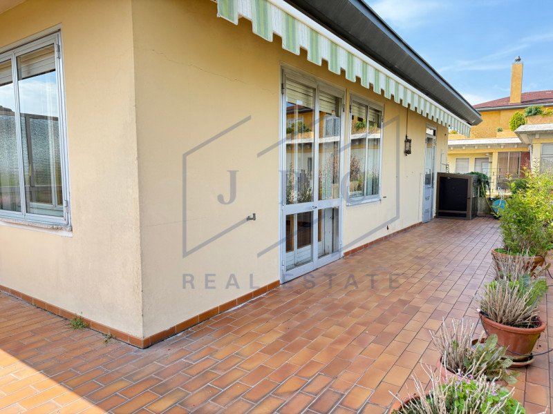 ODERZO CENTRALE - (TV)

Proponiamo in esclusiva un meraviglioso attico situato al quarto piano co...