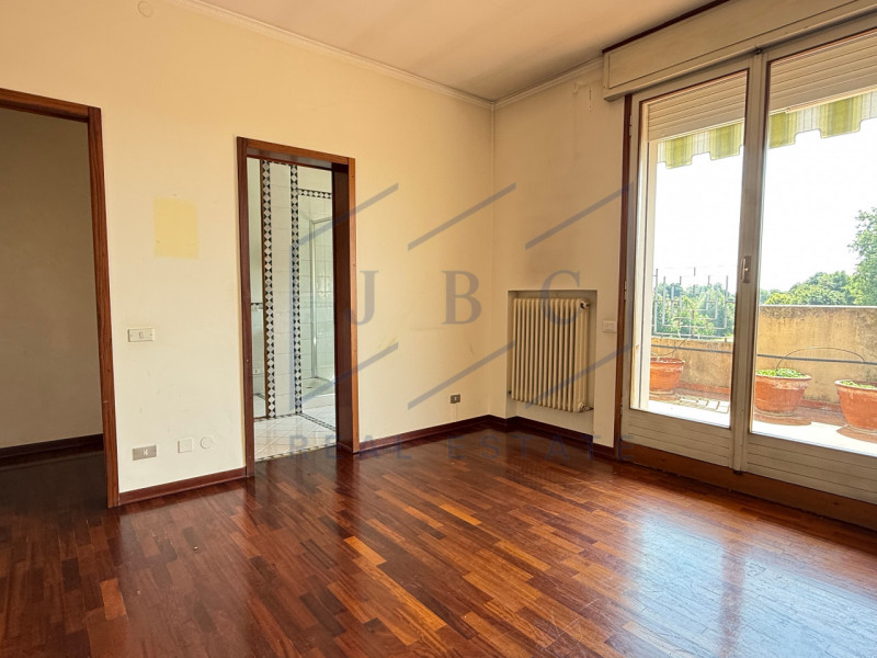 ODERZO CENTRALE - (TV)

Proponiamo in esclusiva un meraviglioso attico situato al quarto piano co...