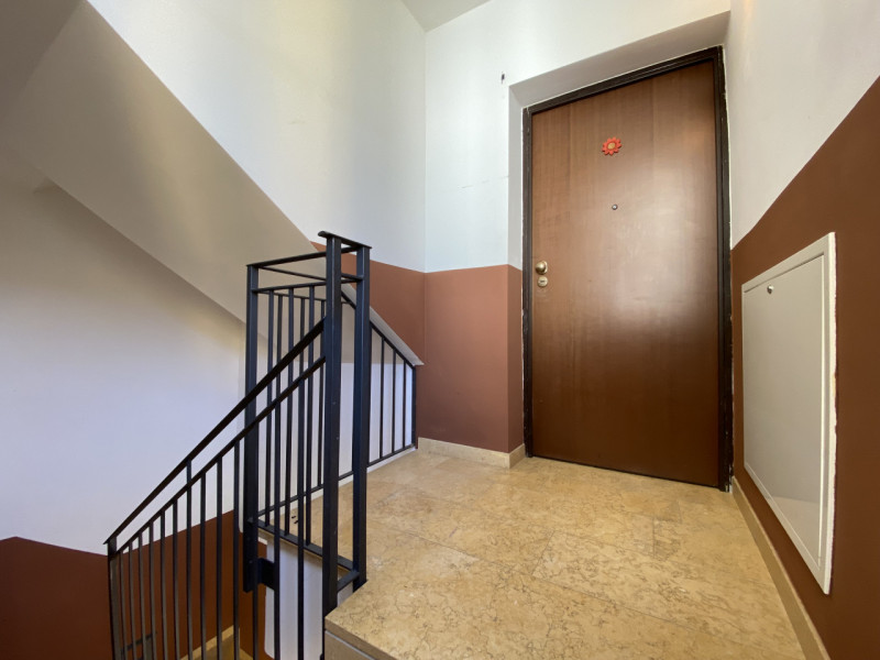 Se quello che cerchi è un attico in zona residenziale, che combina il fascino della vita di centr...