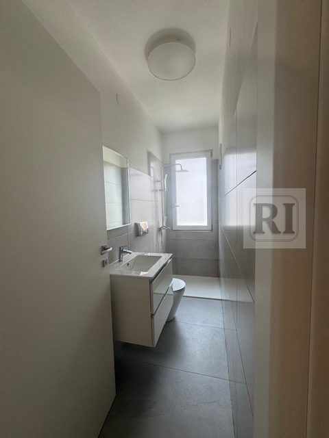 Padova in Zona centralissima Zona Bassanello appartamento al pirmo piano su palazzna di sole 4 un...