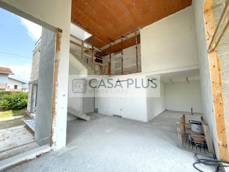 Cassola, comoda ai principali servizi, immersa in un tranquillo quartiere familiare con la presen...