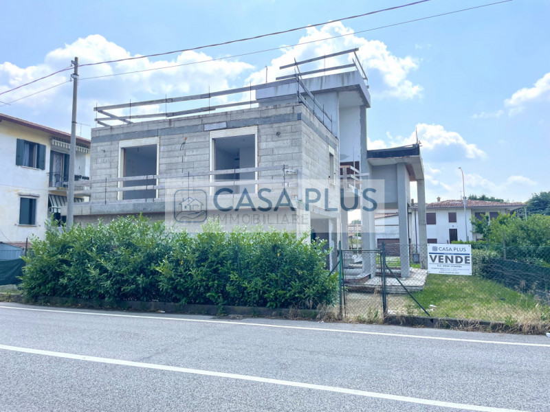 Cassola, comoda ai principali servizi, immersa in un tranquillo quartiere familiare con la presen...